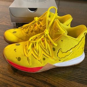 RARE SpongeBob Nike Kyries Youth size 6